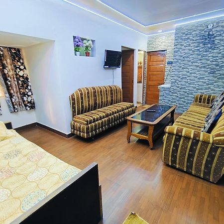 Kiara Home Stays Waranasi Zewnętrze zdjęcie