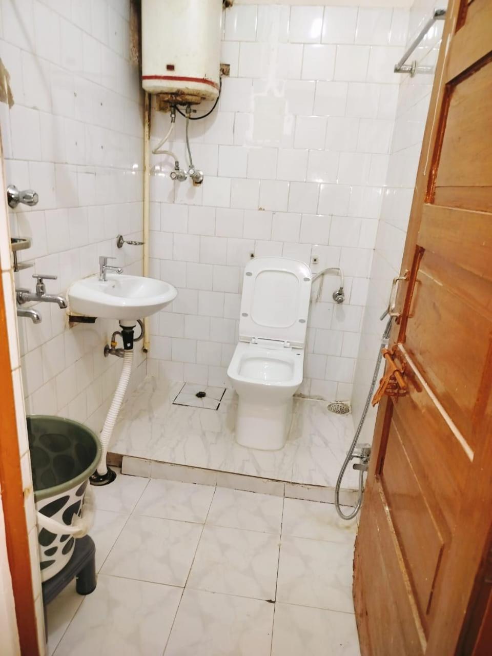 Kiara Home Stays Waranasi Zewnętrze zdjęcie