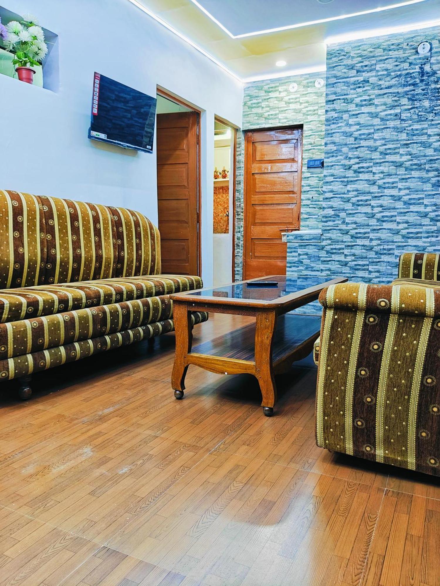 Kiara Home Stays Waranasi Zewnętrze zdjęcie